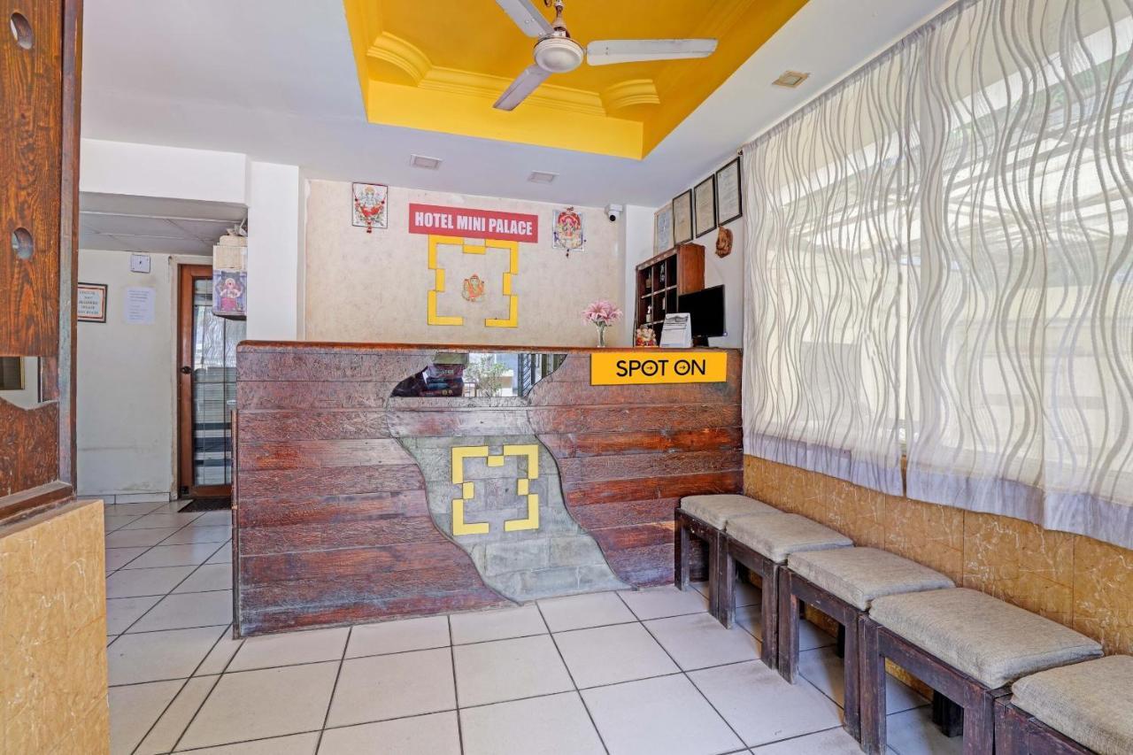 ואדודרה Oyo Flagship 80463 Hotel Mini Palace מראה חיצוני תמונה