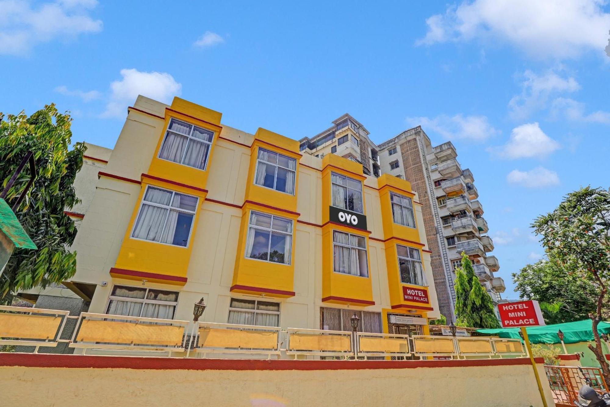 ואדודרה Oyo Flagship 80463 Hotel Mini Palace מראה חיצוני תמונה